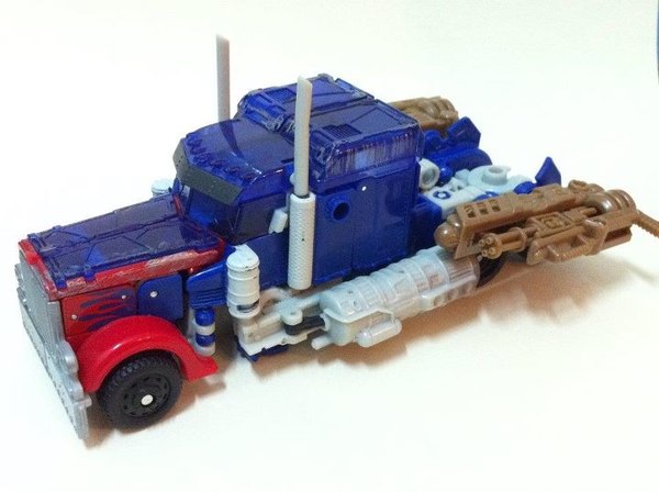 Transformers Dark Of The Moon Voyager Translucent Optimus Prime  (8 of 19)